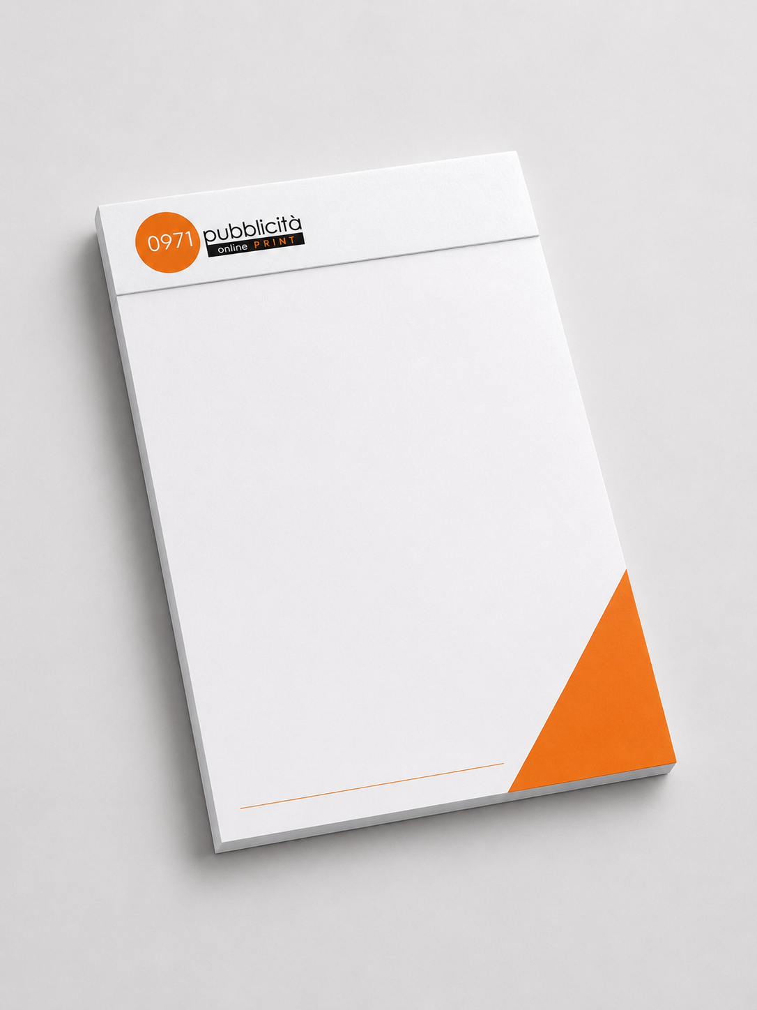 Blocco note bianco con logo 0971 Pubblicità e dettaglio arancione, ideale per tipografia online e materiale promozionale.