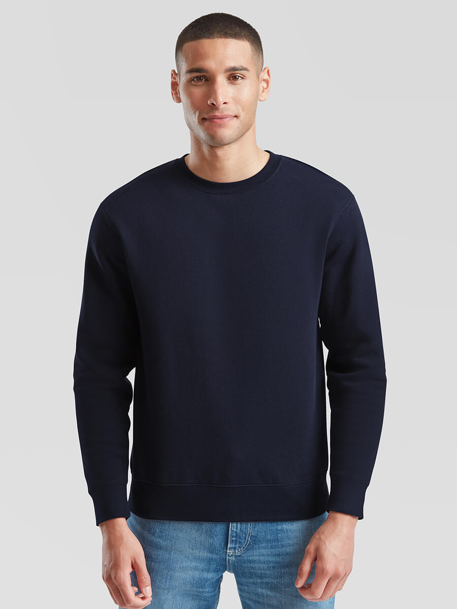 Felpa girocollo uomo blu scuro, ideale per stampa personalizzata con logo o grafica aziendale. Abbigliamento promozionale di qualità.